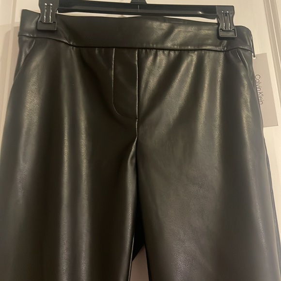NWT Calvin Klein Women’s Faux Leather pull on Pants XS with pockets black - Picture 4 of 10